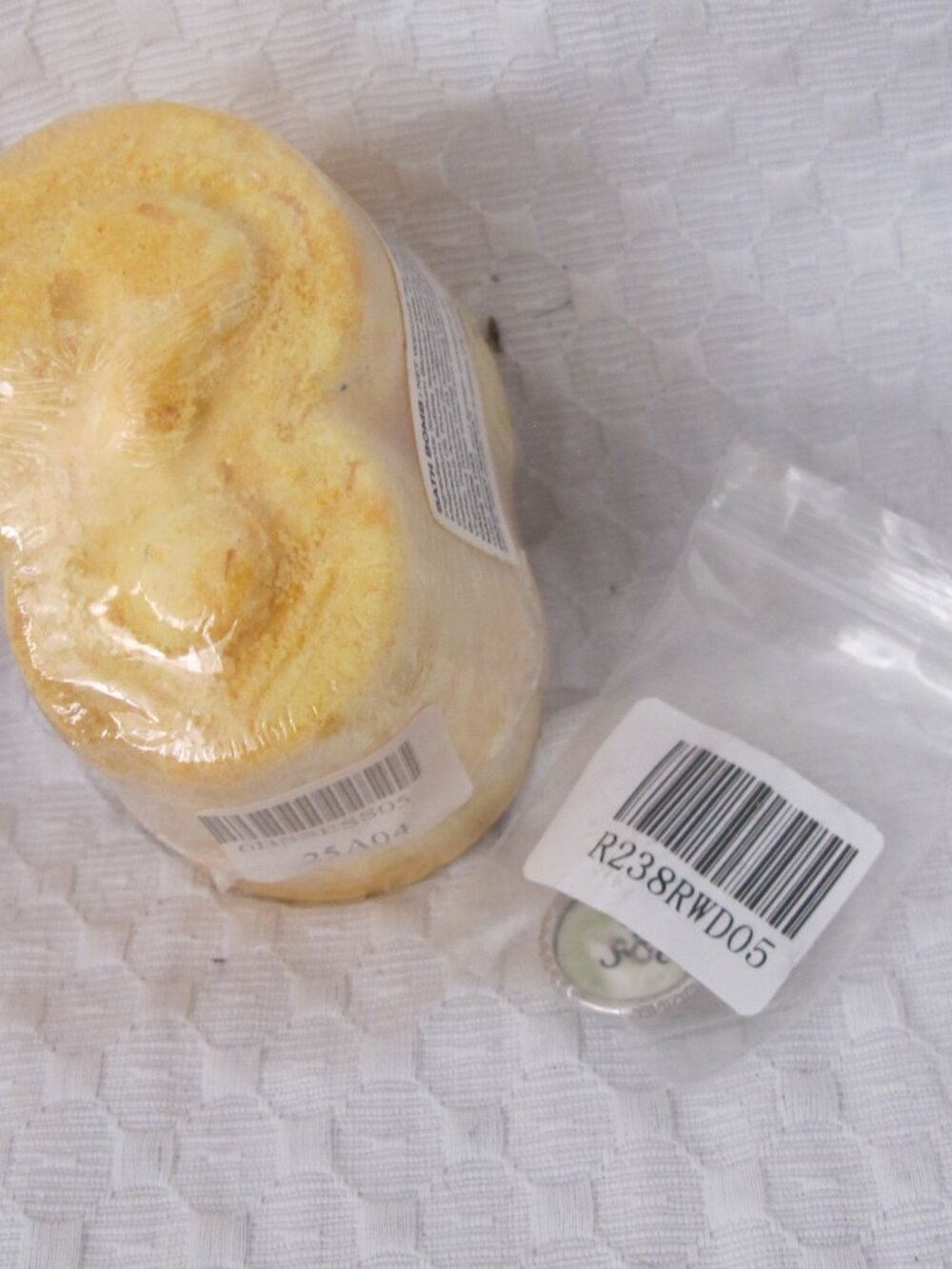 New - Fragrant Jewels Mystery Scented Bath Bomb with Mystery Size 5 Ring